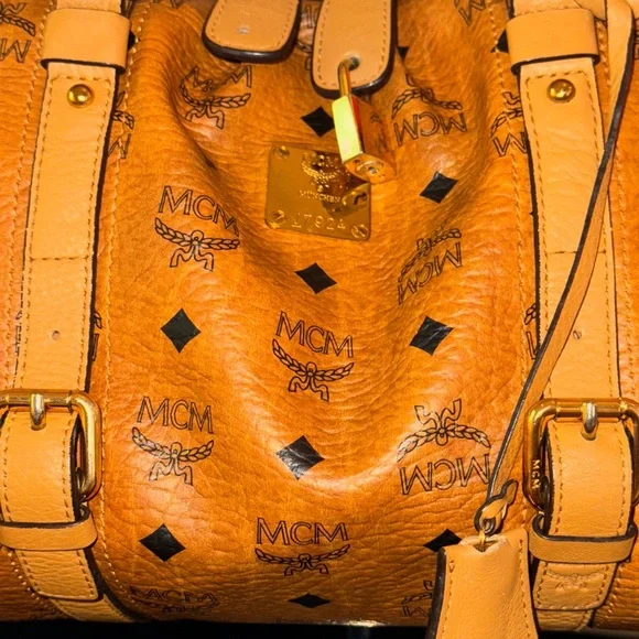 💎MCM Visetos Boston Bag Cognac with lock and key - Picture 3 of 14